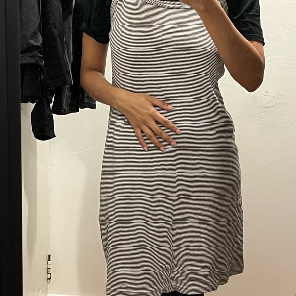 Black and white striped dress - Picture 3 of 3